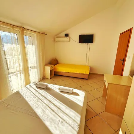 Apartments Dosljak Tivat Exterior photo