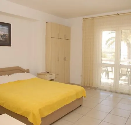 Apartments Dosljak Tivat Exterior photo