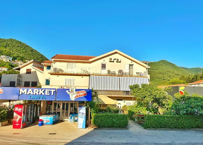 Apartments Dosljak